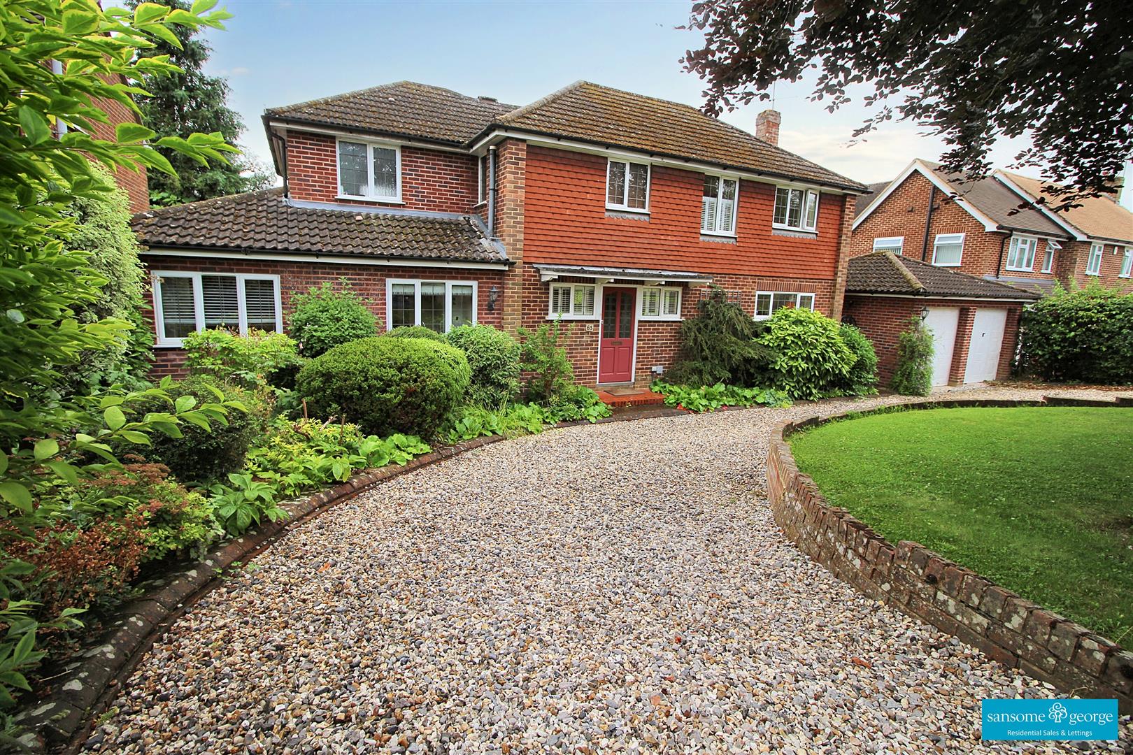 5 bed property in Fairway Avenue, Reading